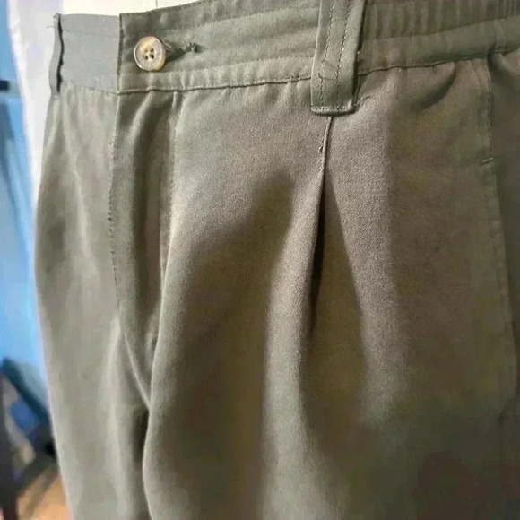 Royal Robbin’s Women’s Size 12 Shorts. Elastic Waist With Belt Loops. Olive - Picture 2 of 8